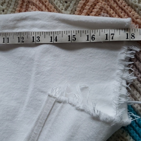 AGOLDE  rumi mid length short oyster white size 27 high rise NWT - Picture 4 of 11